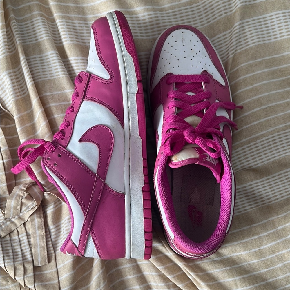 Nike Women's Pink and White Athletic Shoes - Picture 3 of 7